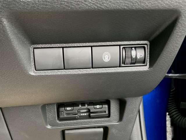 ノート X 2WD 走行6981キロ 1オーナー弊社ユーザー様下取車 カーナビ バックカメラ ETC 後方撮影用カメラ付ドラレコ 踏み間違い衝突防止アシスト オートエアコン インテリジェントキー 車検整備付き※お問合わせへの回答は営業日(火/水曜休)のみの返信となります(17枚目)