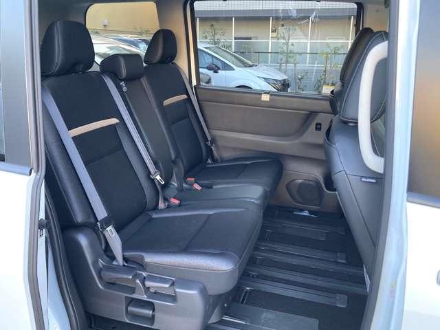 セレナ ハイウェイスターＶ　元弊社試乗車（社有車）　走行７３２１キロ　禁煙車　後席モニター　両側オートスライドドア　セレナ純正カーナビ　アラウンドビューモニター　ＥＴＣ２．０　ドラレコ　メーカー新車保証継承　※お問合わせへの回答は営業日（火／水曜休）のみの返信となります（23枚目）