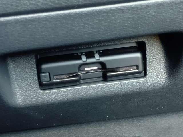 キックス 1.2 X FOUR (e-POWER) 4WD 後期型 4WD 禁煙車 メーカー新車保証継承 テレビ LEDライト 踏み間違い防止 アラウンドビュ- ETC 禁煙車 盗難防止システム 車線逸脱警報 インテリキー バックモニター ワンオーナー オートエアコン 4WD アルミホイール 記録簿付き(17枚目)