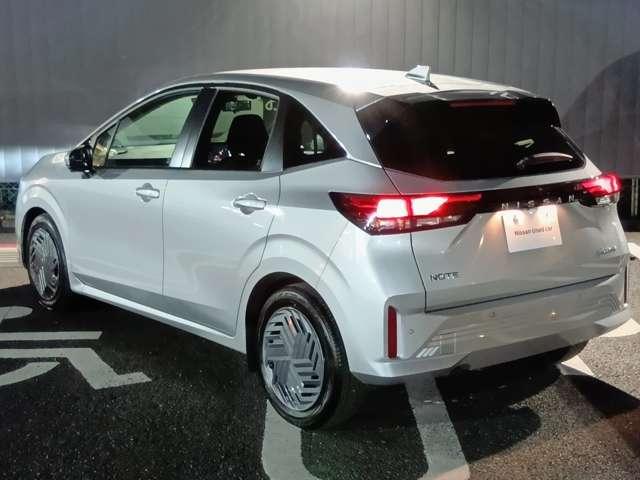 ノート １．２　Ｘ　禁煙車カーナビ全周囲カメラＥＴＣ２．０ドラレコ　リアカメラ　衝突被害軽減ブレ－キ　全方位カメラ　ＥＴＣ付　禁煙車　ＬＥＤヘッドライト　レーダークルーズ　レーンアシスト　インテリジェントキー　ワンオーナー　ドラレコ　整備記録簿　盗難防止システム（13枚目）