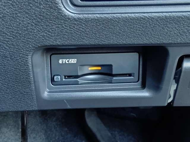 セレナ ハイウェイスターV『日産神奈川新車店舗での、展示車でした』 走行151キロ(禁煙車) プロパイロット セレナ純正カーナビ アラウンドビューモニター ETC2.0 ドラレコ メーカー新車保証継承 『年末年始のご案内 12月27日から新年3日まで休業いたします』(11枚目)