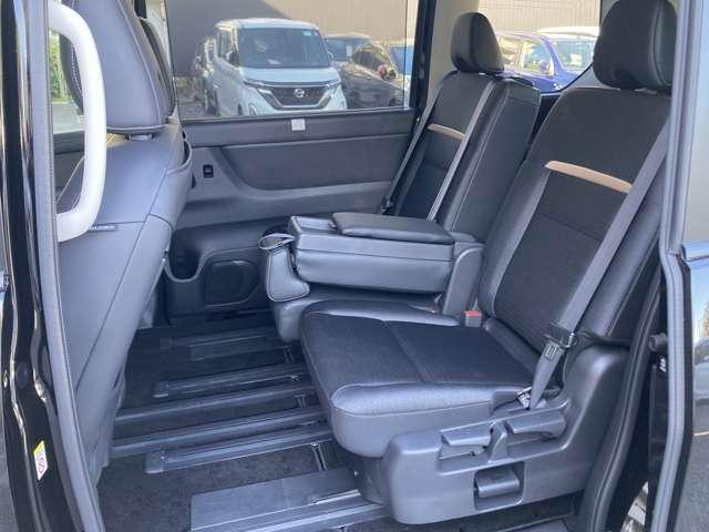 セレナ ハイウェイスターV『日産神奈川新車店舗での、展示車でした』 走行151キロ(禁煙車) プロパイロット セレナ純正カーナビ アラウンドビューモニター ETC2.0 ドラレコ メーカー新車保証継承 『年末年始のご案内 12月27日から新年3日まで休業いたします』(19枚目)