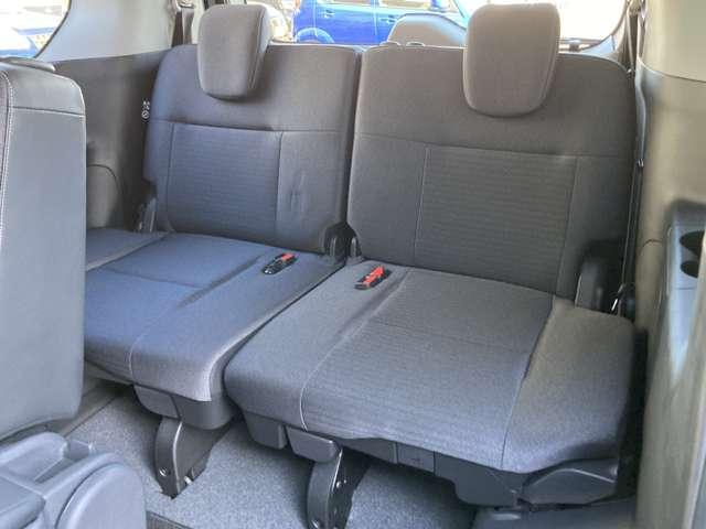 セレナ ハイウェイスターV『日産神奈川新車店舗での、展示車でした』 走行151キロ(禁煙車) プロパイロット セレナ純正カーナビ アラウンドビューモニター ETC2.0 ドラレコ メーカー新車保証継承 『年末年始のご案内 12月27日から新年3日まで休業いたします』(20枚目)