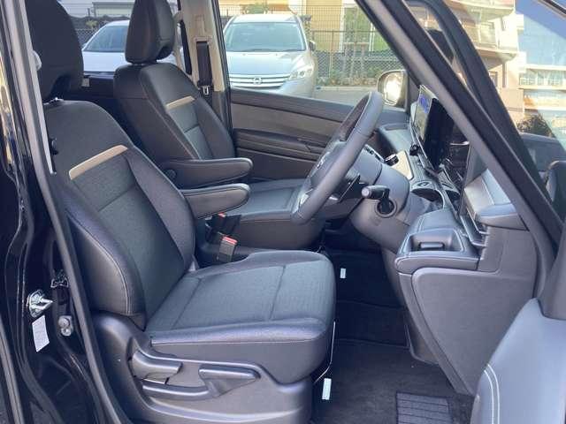 セレナ ハイウェイスターV『日産神奈川新車店舗での、展示車でした』 走行151キロ(禁煙車) プロパイロット セレナ純正カーナビ アラウンドビューモニター ETC2.0 ドラレコ メーカー新車保証継承 『年末年始のご案内 12月27日から新年3日まで休業いたします』(42枚目)