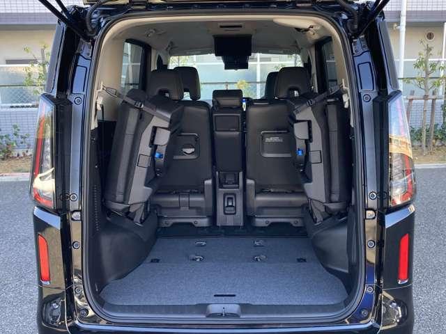 セレナ ハイウェイスターV『日産神奈川新車店舗での、展示車でした』 走行151キロ(禁煙車) プロパイロット セレナ純正カーナビ アラウンドビューモニター ETC2.0 ドラレコ メーカー新車保証継承 『年末年始のご案内 12月27日から新年3日まで休業いたします』(50枚目)