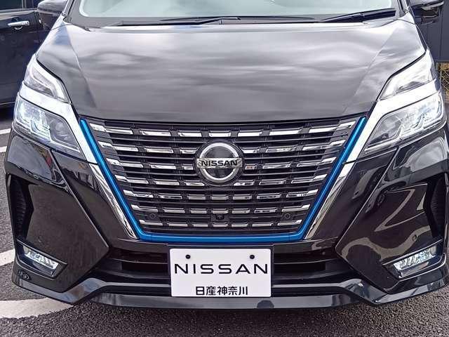 セレナ ｅパワー　ハイウェイスターＶ　１オーナー弊社ユーザー様下取車　プロパイロット　後席モニター　ブルーレイ再生カーナビ　アラウンドビューモニター　ＥＴＣ２．０　ドラレコ　両側オートスライドドア　ＬＥＤ　『年末年始のご案内　１２月２７日から新年３日まで休業いたします』（23枚目）