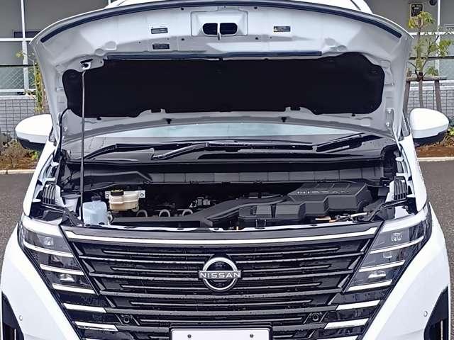 セレナ ハイウェイスターＶ　走行７２６キロ　日産神奈川新車店舗展示車　禁煙車　後席モニター　セレナ純正カーナビ　アラウンドビューモニター　ＥＴＣ２．０　後方撮影用カメラ付きドラレコ　メーカー新車保証継承　『年末年始のご案内　１２月２７日から新年３日まで休業いたします』（14枚目）