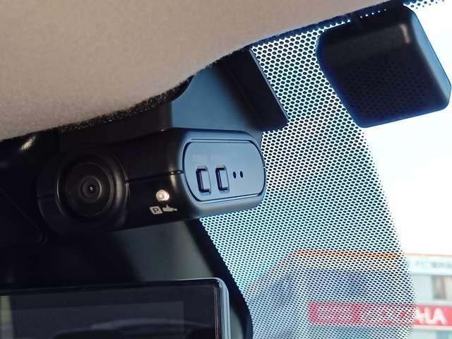 ノート Ｘ　２ＷＤ（ＭＣ後モデル）　走行５０６１キロ日産神奈川社有車　禁煙車　ＬＥＤライト　日産純正カーナビ　アラウンドビューモニター　ＥＴＣ２．０　車内撮影用カメラ付きドラレコ　メーカー新車保証継承　『年末年始のご案内　１２月２７日から新年３日まで休業いたします』（11枚目）