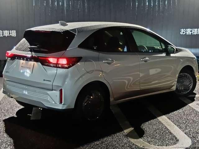 ノート Ｘ　２ＷＤ（ＭＣ後モデル）　走行５０６１キロ日産神奈川社有車　禁煙車　ＬＥＤライト　日産純正カーナビ　アラウンドビューモニター　ＥＴＣ２．０　車内撮影用カメラ付きドラレコ　メーカー新車保証継承　『年末年始のご案内　１２月２７日から新年３日まで休業いたします』（20枚目）