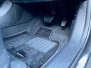 運転席フロアカーペット