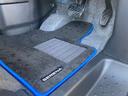 運転席フロアカーペット