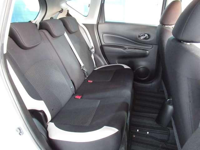X 【走行9,269キロ 当社社用車でした 新車保証継承】 衝突被害軽減ブレーキ 踏み間違い衝突防止アシスト スマートミラー アラウンドビューモニター DVD再生カーナビ ETC2.0 ドラレコ(12枚目)
