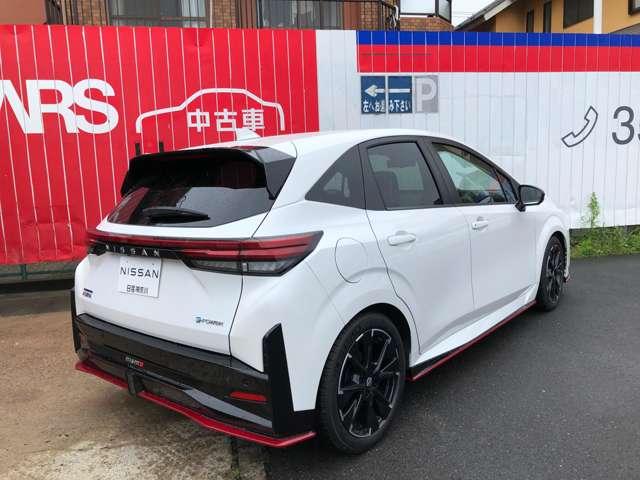 オーラ １．２　ＮＩＳＭＯ　メーカーナビＢＯＳＥサウンドアラビュー　エマージェンシブレーキ　アラウンドビューカメラ　スマートキー＆プッシュスタート　ワンオーナー　禁煙　ＥＴＣ　ドラレコ　車線逸脱　記録簿　ワンセグ　Ｂカメラ　運転席エアバッグ　ＡＢＳ　ナビＴＶ（2枚目）