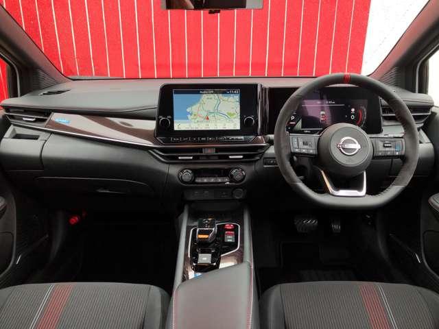 オーラ １．２　ＮＩＳＭＯ　メーカーナビＢＯＳＥサウンドアラビュー　エマージェンシブレーキ　アラウンドビューカメラ　スマートキー＆プッシュスタート　ワンオーナー　禁煙　ＥＴＣ　ドラレコ　車線逸脱　記録簿　ワンセグ　Ｂカメラ　運転席エアバッグ　ＡＢＳ　ナビＴＶ（4枚目）