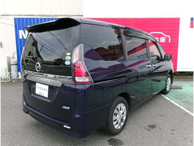 セレナ Ｘ　ワンオ－ナ－車　スマートキー＆プッシュスタート　パワーウインドウ　バックビューモニター　ドライブレコーダー　記録簿　フルセグ　純正メモリーナビ　ＡＢＳ　エアコン　エアバッグ　ハロゲンライト（2枚目）