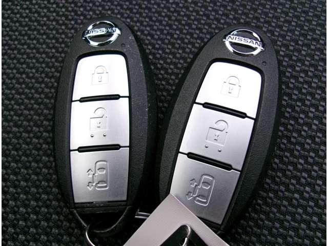 セレナ Ｘ　ワンオ－ナ－車　スマートキー＆プッシュスタート　パワーウインドウ　バックビューモニター　ドライブレコーダー　記録簿　フルセグ　純正メモリーナビ　ＡＢＳ　エアコン　エアバッグ　ハロゲンライト（12枚目）