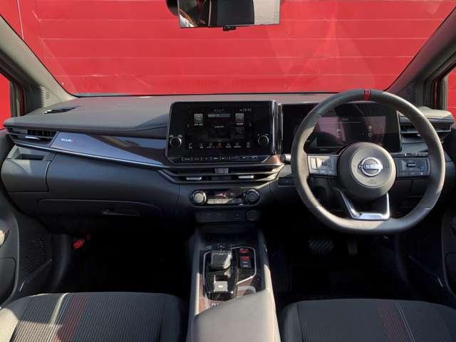 オーラ ニスモ　１．２　ＮＩＳＭＯ　メーカーナビ　アラウンドビューモニター　３６０°カメラ　誤発進抑制機能　１オーナ　禁煙　ＬＫＡ　インテリジェントキー　ＥＴＣ　バックカメラ　パワーウィンドウ　アルミホイール（4枚目）