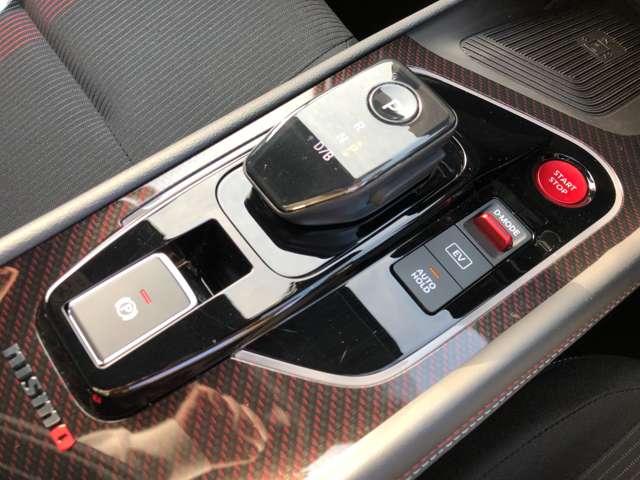 オーラ ニスモ　１．２　ＮＩＳＭＯ　メーカーナビ　アラウンドビューモニター　３６０°カメラ　誤発進抑制機能　１オーナ　禁煙　ＬＫＡ　インテリジェントキー　ＥＴＣ　バックカメラ　パワーウィンドウ　アルミホイール（16枚目）