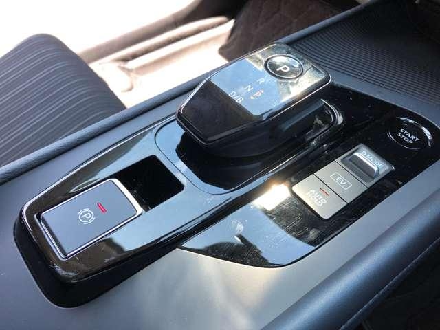 ノート Ｘ　１．２　Ｘ　純正メモリーナビ　アラウンドビューモニター　アラウンドＶＭ　衝突被害軽減　エアバック　ＬＥＤヘッドライト　禁煙車　スマートキー　バックカメラ　ＥＴＣ　ドライブレコーダ　サイドカメラ　ＡＢＳ（15枚目）