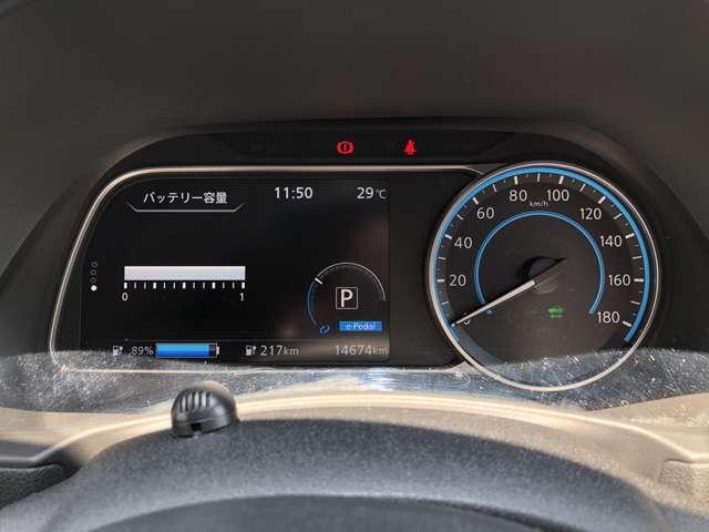 リーフ Ｓ　純正メモリーナビバックカメラＥＴＣ　バックビューモニター　ＬＥＤヘッド　ワンオーナー車　インテリジェントキー　ドラレコ　ＥＴＣ　メモリーナビ　オートエアコン　メンテナンスノート　パワーウインドウ　ワンセグ　ＡＢＳ　キーフリー　エアバッグ（3枚目）