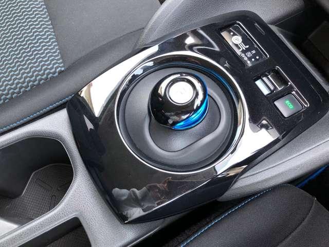 リーフ Ｓ　純正メモリーナビバックカメラＥＴＣ　バックビューモニター　ＬＥＤヘッド　ワンオーナー車　インテリジェントキー　ドラレコ　ＥＴＣ　メモリーナビ　オートエアコン　メンテナンスノート　パワーウインドウ　ワンセグ　ＡＢＳ　キーフリー　エアバッグ（15枚目）
