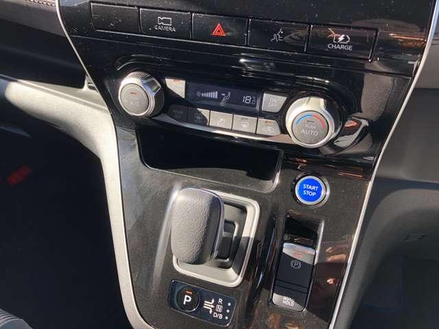 セレナ ｅ－パワー　ハイウェイスターＶ　全カメラ　記録簿付き　Ｒカメラ　車線逸脱警告　ＬＥＤランプ　スマキ－　ＥＴＣ　ワンオーナ－　サイドエアバック　ドライブレコーダー　メモリーナビ　エアバック　オートエアコン　アルミホイール　ナビＴＶ（15枚目）