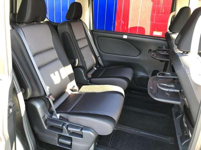 セレナ ｅ－パワー　ハイウェイスターＶ　全カメラ　記録簿付き　Ｒカメラ　車線逸脱警告　ＬＥＤランプ　スマキ－　ＥＴＣ　ワンオーナ－　サイドエアバック　ドライブレコーダー　メモリーナビ　エアバック　オートエアコン　アルミホイール　ナビＴＶ（17枚目）