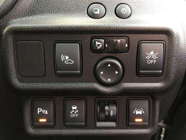 ノート ｅ－パワー　Ｘ　記録簿付　運転席助手席エアバック　オートエアコン　ワンオーナー　純正メモリーナビ　ＡＷ　運転席エアバッグ　キーレスエントリー　ＬＥＤヘッド　ドラレコ　ＥＴＣ車載器　パワーウィンドウ　パワステ（7枚目）