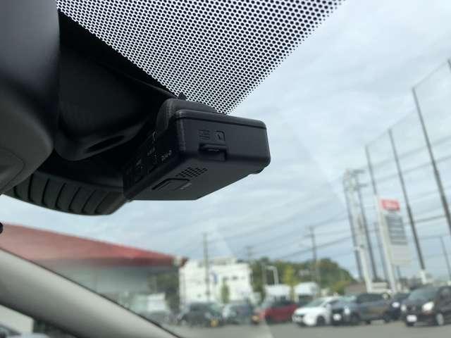 ノート ｅ－パワー　Ｘ　３６０°カメラ　記録簿付　Ｒカメラ　運転席助手席エアバック　ＡＵＴＯエアコン　１オーナー　ナビＴＶ　ＡＷ　サイドカメラ　運転席エアバッグ　キーレスエントリー　パワーウィンドウ　パワステ　メモリーナビ（9枚目）