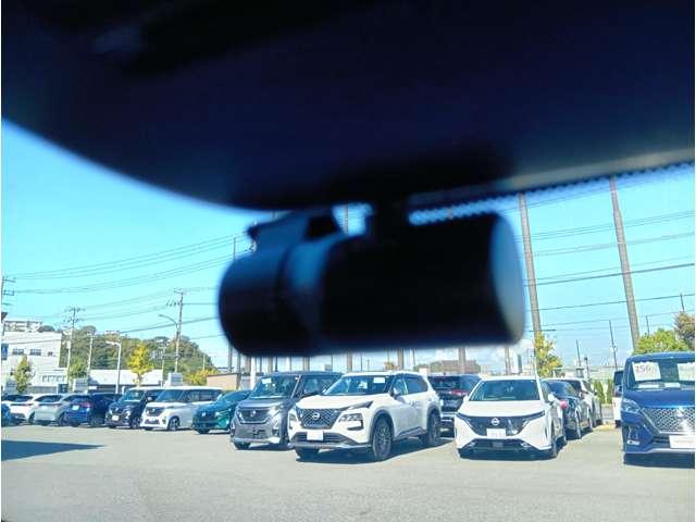 ノート Ｘ　アラウンドビューモニター　衝突被害軽減ブレ－キ　　ＥＴＣ２．０　禁煙車　ＬＥＤヘッドライト　プロパイロット　インテリジェントキー　ワンオーナー　ドラレコ　整備記録簿　メーカーオプションナビ（15枚目）