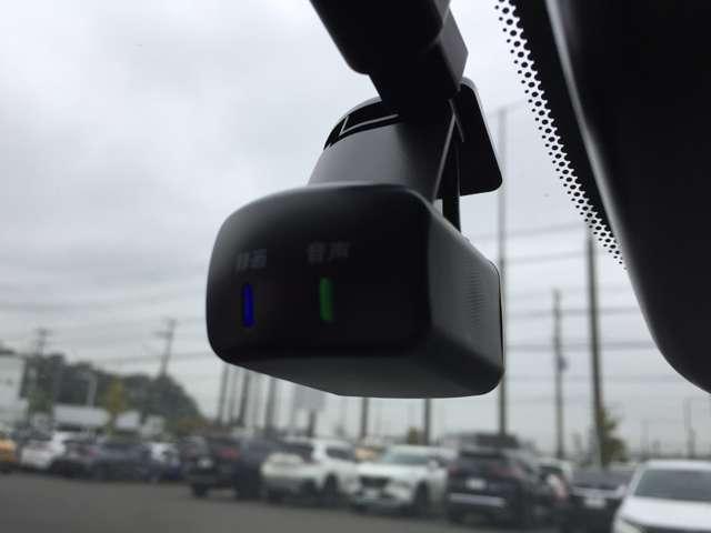 オーラ ニスモ 衝突軽減ブレーキ インテリキー ETC2.0 ドラレコ 車線逸脱警報 定期点検記録簿 アルミホイール 運転席エアバッグ メーカーオプションナビ プロパイロット アラウンドビューモニター(15枚目)