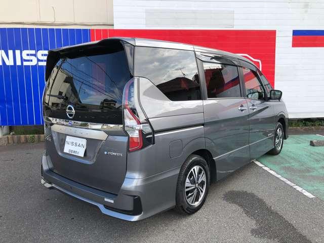 セレナ １．２　ｅ－ＰＯＷＥＲ　ハイウェイスター　Ｖ　純正メモリーナビアラウンドビューモニター　３６０°カメラ　エマジェンシーブレーキ　１オナ　スマキー　バックカメラ　ＬＥＤ　レーンアシスト　点検記録簿付　ＥＴＣ　ドラレコ　サイドカーテンエアバック　フルオートエアコン　アルミホイール　エアバック（2枚目）
