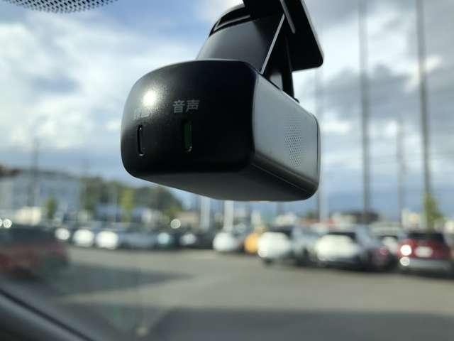 セレナ １．２　ｅ－ＰＯＷＥＲ　ハイウェイスター　Ｖ　純正メモリーナビアラウンドビューモニター　３６０°カメラ　エマジェンシーブレーキ　１オナ　スマキー　バックカメラ　ＬＥＤ　レーンアシスト　点検記録簿付　ＥＴＣ　ドラレコ　サイドカーテンエアバック　フルオートエアコン　アルミホイール　エアバック（13枚目）