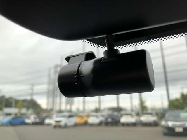 オーラ 1.2 G メーカーナビアラウンドビューモニタードラ 自動(被害軽減)ブレーキ LED LKA サイドカメラ ETC ドライブレコーダー カーテンエアバッグ アルミホイール 禁煙 インテリジェントキー パワーウィンドウ ワンオーナー フルオートエアコン(15枚目)