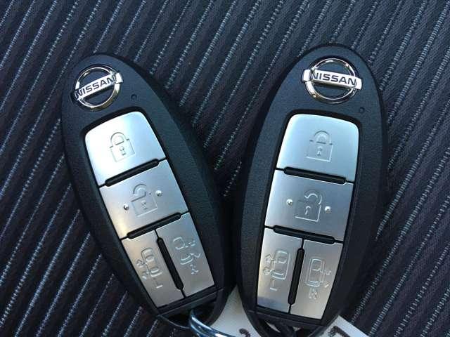 セレナ e-パワー ハイウェイスターV アラウンドビューモニター エマジェンシーブレーキ 1オナー スマートキー LEDヘッドライト 点検記録簿付 ETC2.0 ドラレコ フルオートエアコン アルミホイール 両側電動スライドドア(13枚目)