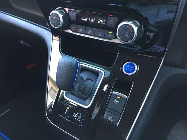 セレナ e-パワー ハイウェイスターV アラウンドビューモニター エマジェンシーブレーキ 1オナー スマートキー LEDヘッドライト 点検記録簿付 ETC2.0 ドラレコ フルオートエアコン アルミホイール 両側電動スライドドア(14枚目)