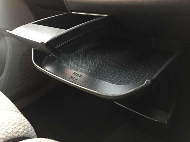 デイズ 660 X ワンオーナー純正メモリーナビアラウンドビ アラウンドM 踏み間違え防止 スマートキー バックカメラ 1オーナー ETC キーレス フルオートエアコン ナビTV WAB 記録簿 運転席エアバック メモリーナビゲーション サイドエアバッグ PS(9枚目)