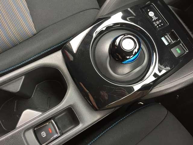 リーフ X Vセレクション メーカーナビアラウンドビューモニタードラ レーダークルコン 360°カメラ 踏み間違い防止装置 LEDランプ ドライブレコーダー 1オーナー ETC インテリキー レーンキープアシスト サイドエアバッグ パワーウィンドウ ABS バックカメラ(16枚目)