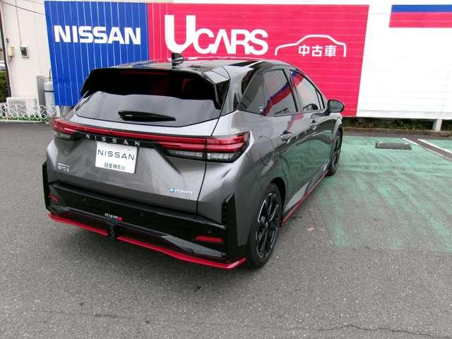 オーラ 1.2 NISMO メーカーナビアラウンドビューモニタードラ カーテンエアバッグ エマブレ 禁煙 インテリキー ETC ドラレコ 車線逸脱警報 ワンセグ キーフリーシステム ダブルエアバック 定期点検記録簿 アルミホイール 運転席エアバッグ メモリーナビ ABS(2枚目)