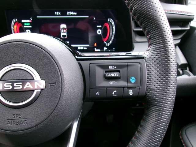 オーラ 1.2 NISMO メーカーナビアラウンドビューモニタードラ カーテンエアバッグ エマブレ 禁煙 インテリキー ETC ドラレコ 車線逸脱警報 ワンセグ キーフリーシステム ダブルエアバック 定期点検記録簿 アルミホイール 運転席エアバッグ メモリーナビ ABS(7枚目)