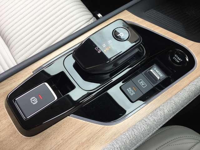 オーラ 1.2 G レザーエディション メーカーナビアラウンドビューモニターETC ワンオーナ 追突防止 レーダークルーズ 車線逸脱警報装置 禁煙車 LED 記録簿 バックモニター ETC インテリジェントキー メモリーナビゲーション AW キーレスエントリー オートエアコン ABS(16枚目)