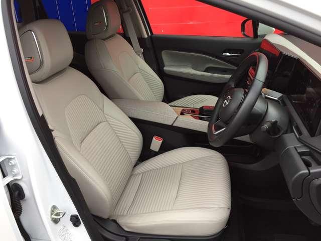 オーラ 1.2 G レザーエディション メーカーナビアラウンドビューモニターETC ワンオーナ 追突防止 レーダークルーズ 車線逸脱警報装置 禁煙車 LED 記録簿 バックモニター ETC インテリジェントキー メモリーナビゲーション AW キーレスエントリー オートエアコン ABS(17枚目)