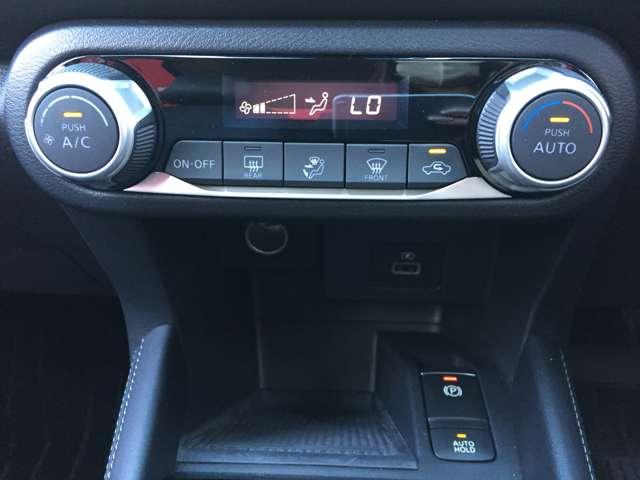 キックス Ｘ　ＦＯＵＲ　ナビＴＶ　ＬＥＤライト　踏み間違い防止　アラウンドビュ－　ＥＴＣ　禁煙車　車線逸脱警報　インテリキー　バックモニター　ワンオーナー　オートエアコン　４ＷＤ　アルミホイール　メモリーナビ　記録簿付き（8枚目）