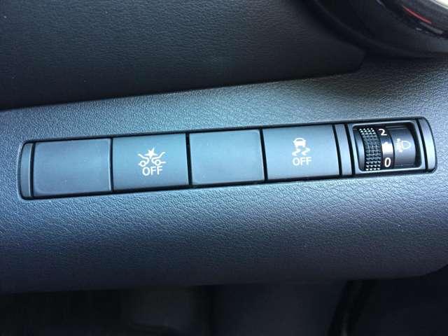 キックス Ｘ　ＦＯＵＲ　ナビＴＶ　ＬＥＤライト　踏み間違い防止　アラウンドビュ－　ＥＴＣ　禁煙車　車線逸脱警報　インテリキー　バックモニター　ワンオーナー　オートエアコン　４ＷＤ　アルミホイール　メモリーナビ　記録簿付き（9枚目）