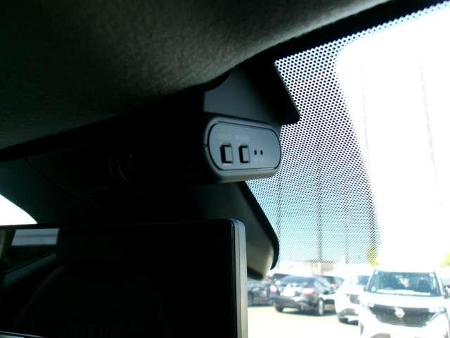 ノート Ｘ　１．２　Ｘ　メーカーナビ　アラウンドビューモニター　リアカメラ　衝突被害軽減ブレ－キ　全方位カメラ　ＥＴＣ付　禁煙車　ＬＥＤヘッドライト　レーンアシスト　インテリジェントキー　ドラレコ（8枚目）