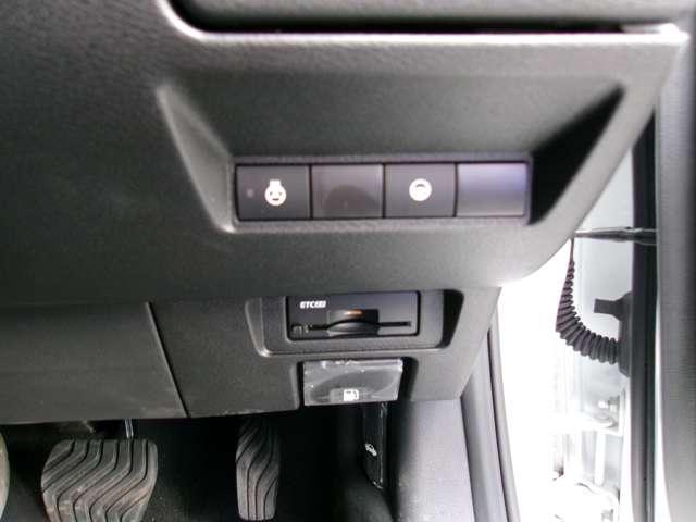 オーラ Ｇ　ＦＯＵＲ　ワンオーナー車　エマブレ　全周囲　ＬＤＷ　記録簿　アダプティブクルーズ　オートエアコン　スマートキー　バックカメラ　ＬＥＤライト　アルミホイール　４ＷＤ　ＥＴＣ車載器　ナビＴＶ　メモリーナビ　禁煙（13枚目）