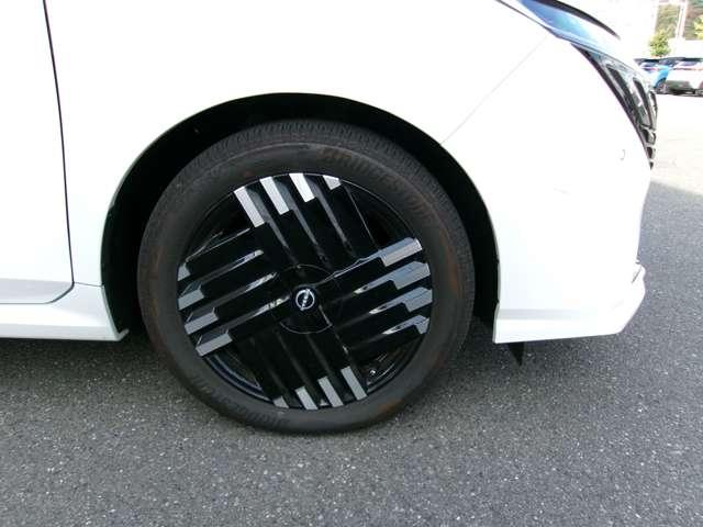 オーラ Ｇ　ＦＯＵＲ　ワンオーナー車　エマブレ　全周囲　ＬＤＷ　記録簿　アダプティブクルーズ　オートエアコン　スマートキー　バックカメラ　ＬＥＤライト　アルミホイール　４ＷＤ　ＥＴＣ車載器　ナビＴＶ　メモリーナビ　禁煙（17枚目）