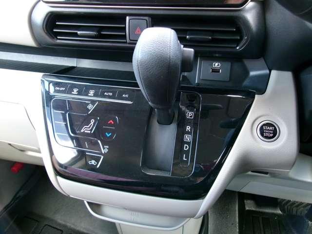 ルークス Ｘ　６６０　Ｘ　ワンオーナー　純正メモリーナビ　アラウンドビューモニター　衝突軽減ブレーキ　車線逸脱防止　ＥＴＣ２．０　アルミホイール　スマートキー　定期点検記録簿　ドライブレコーダー（10枚目）