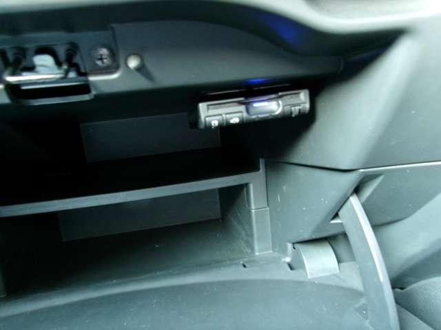 ノート e-パワーオーテック 衝突軽減ブレーキ レーンアシスト ドラレコ パワーステアリング 記録簿 LEDヘッドライト エアバッグ アラウンドビューモニター スマートキー ETC2.0 アルミホイール クルーズコントロール(17枚目)