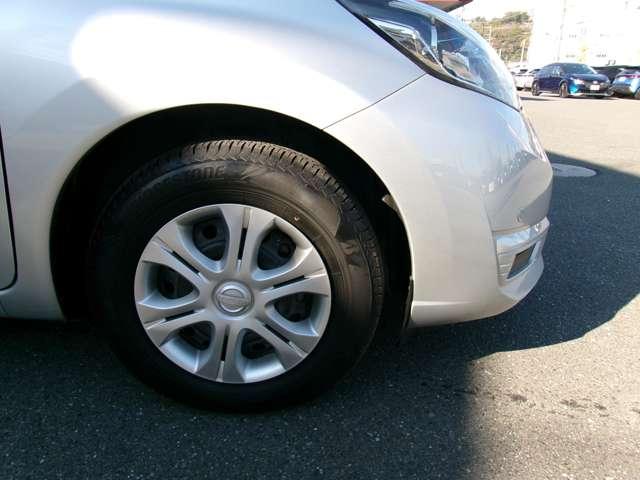 ノート １．２　Ｘ　純正メモリーナビ・アラウンドビューモニタ　レーダーブレーキサポート　１オーナー車　記録簿付き　Ｄレコ　スマトキー　キーレス　運転席助手席エアバッグ　ナビＴＶ　ワンセグ　バックカメラ　エアコン　パワーウィンドウ　パワーステアリング　ＡＢＳ（16枚目）